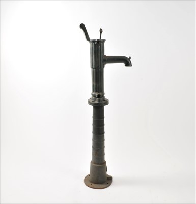 Lot 469 - A large and heavy painted cast iron water pump