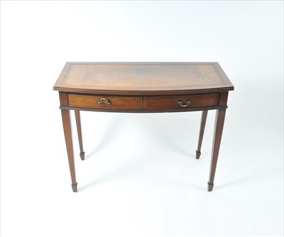 Lot 581 - A small mahogany writing desk