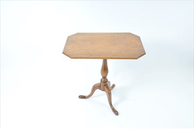 Lot 594 - A small 19th century mahogany snap-top occasional table