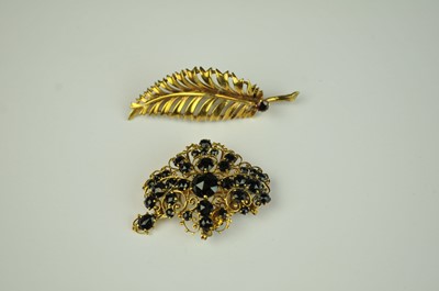 Lot 149 - Two brooches