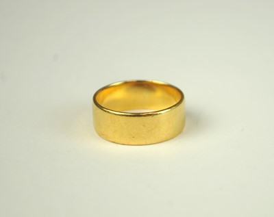 Lot 143 - An 18ct gold ring