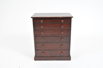 Lot 394 - A small early 20th century collector's cabinet