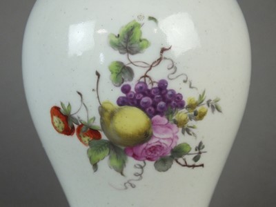 Lot 186 - A rare Caughley vase, circa 1785-90