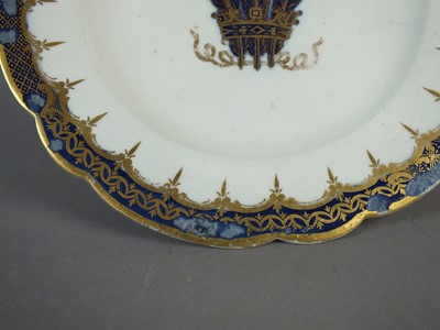 Lot 188 - A Caughley 'Prince of Wales' plate