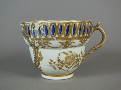 Lot 213 - Rare Caughley 'Frederick Duke of York' chocolate cup