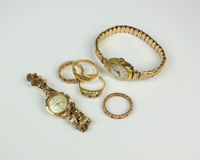 Lot 49 - A collection of rings and watches