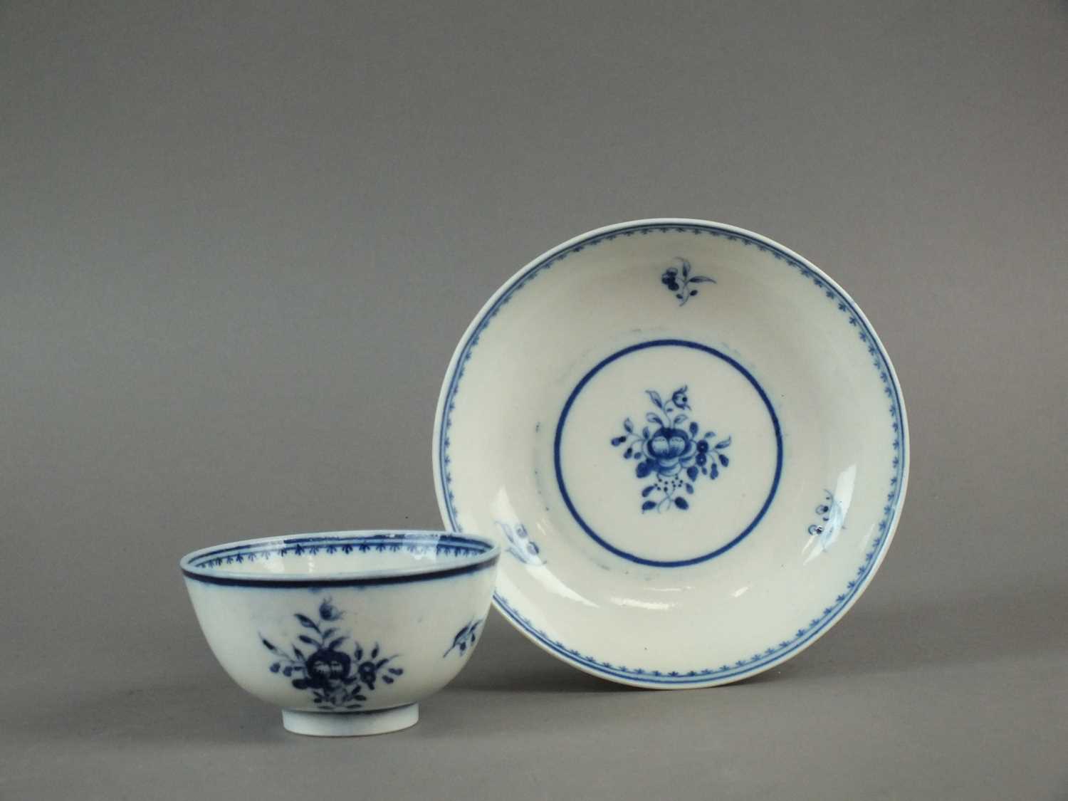 Lot 200 - Caughley 'Simple Posy' tea bowl and saucer