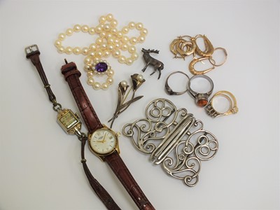 Lot 72 - A collection of jewellery and costume jewellery