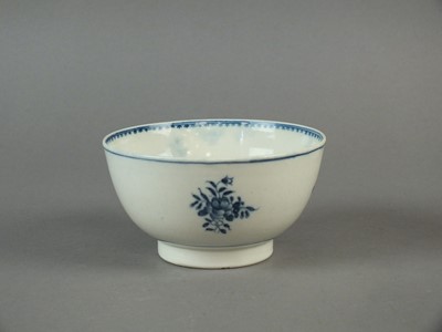 Lot 202 - Caughley 'Simple Posy' bowl
