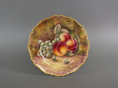 Lot 358 - Royal Worcester fruit-decorated cabinet plate