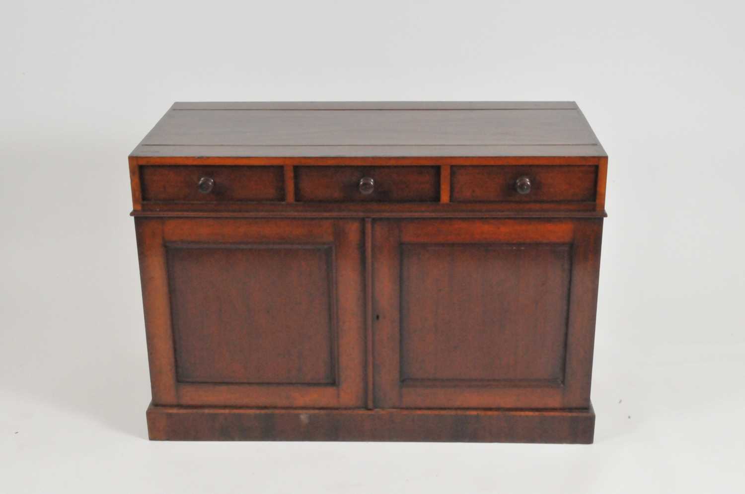 Lot 446 - A small mahogany hall cupboard
