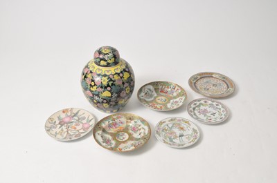 Lot 465 - A collection of Chinese ceramics