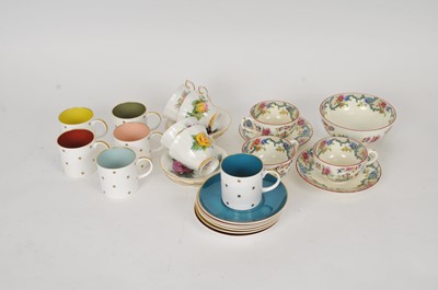 Lot 233 - A collection of ceramics to include a Myott...