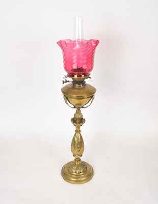 Lot 485 - A heavy Victorian brass oil lamp