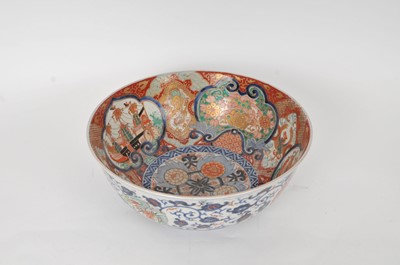 Lot 469 - A Japanesse imari bowl