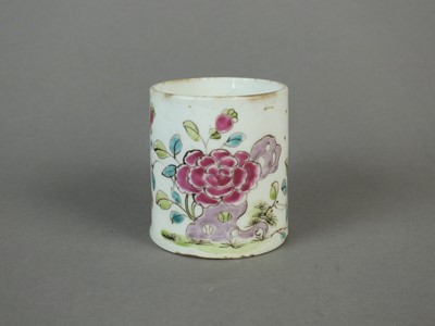 Lot 258 - Bow porcelain coffee can, circa 1758