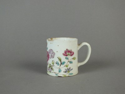 Lot 258 - Bow porcelain coffee can, circa 1758