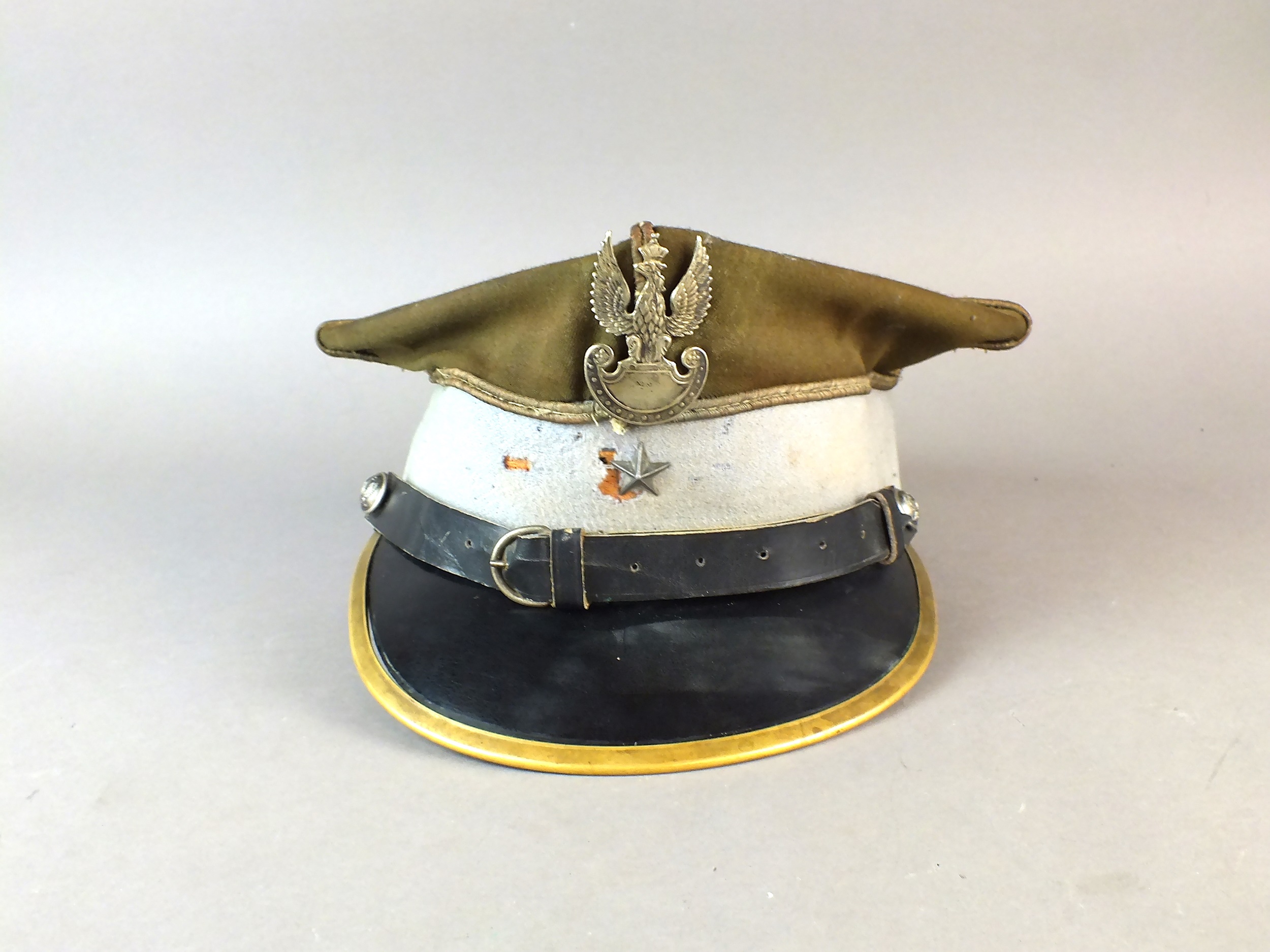 Lot 369 - Second World War Polish Officer's cap,