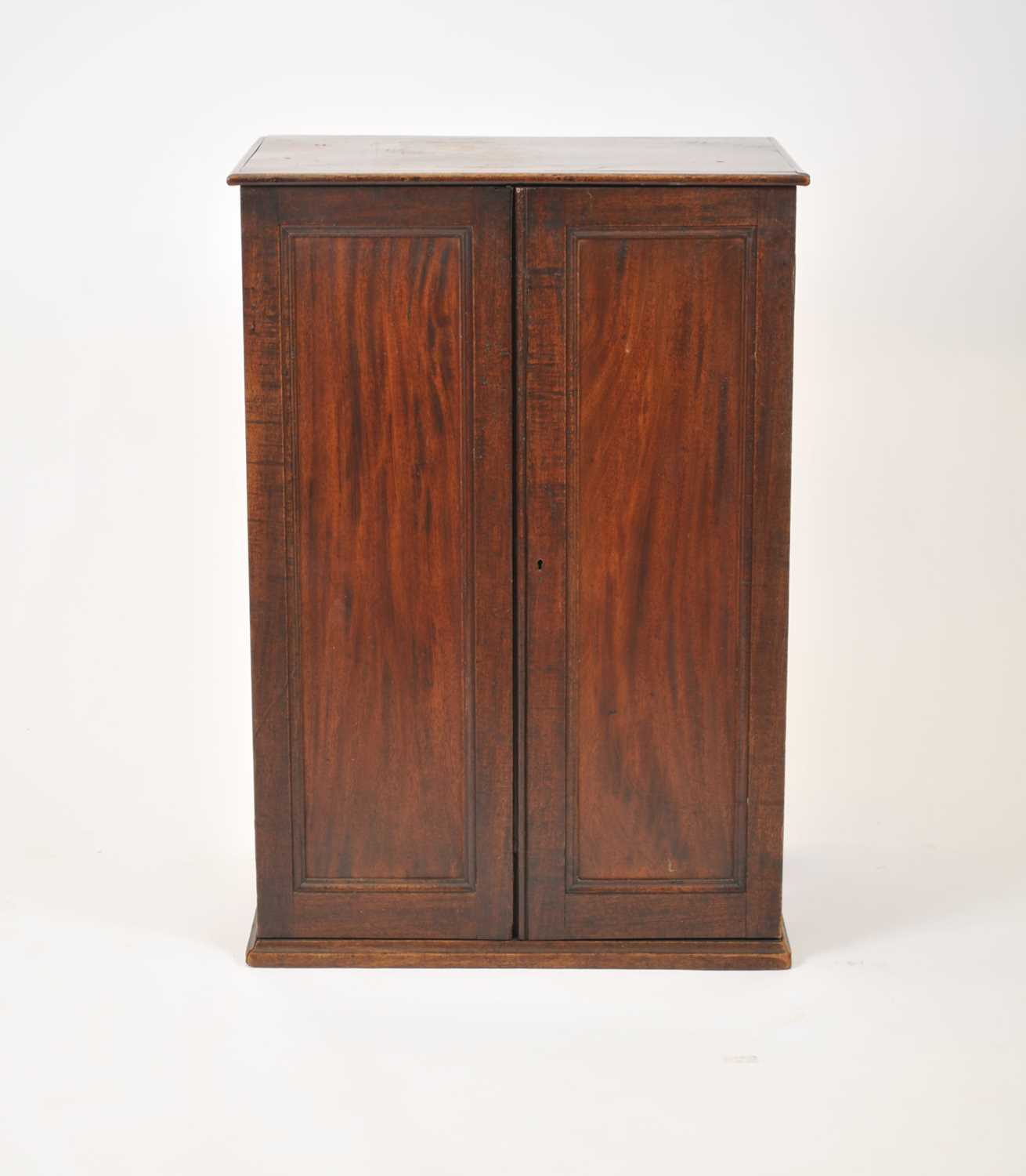 Lot 35 - An Early 19th Century Mahogany Collectors