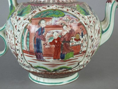 Lot 293 - A Seth Pennington Liverpool teapot and cover, circa 1780