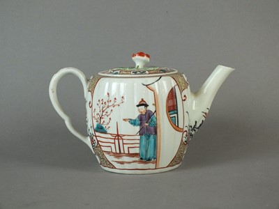 Lot 246 - Worcester ribbed barrel-form teapot, circa 1775