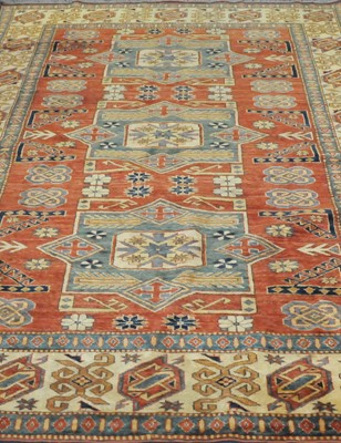 Lot 561 - A good Eastern rug