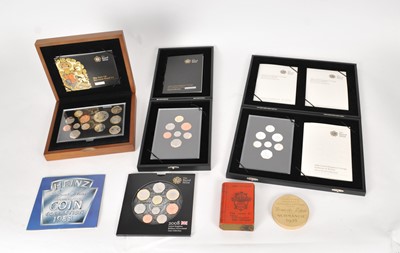 Lot 409 - A collection of mint coins and medallions