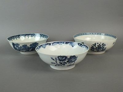 Lot 148 - Two Liverpool bowls and a Lowestoft bowl, 18th century