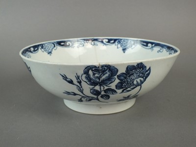 Lot 148 - Two Liverpool bowls and a Lowestoft bowl, 18th century