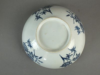 Lot 148 - Two Liverpool bowls and a Lowestoft bowl, 18th century