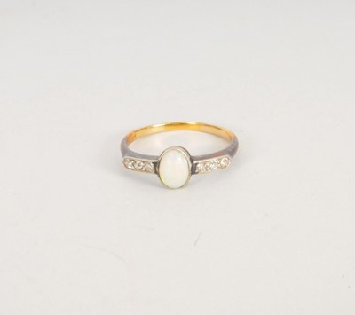 Lot 399 - An opal and diamond ring