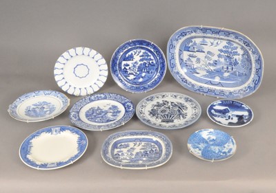 Lot 246 - A mixed collection of blue and white plates