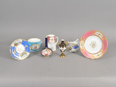 Lot 262 - A group of Coalport porcelain, 19th century
