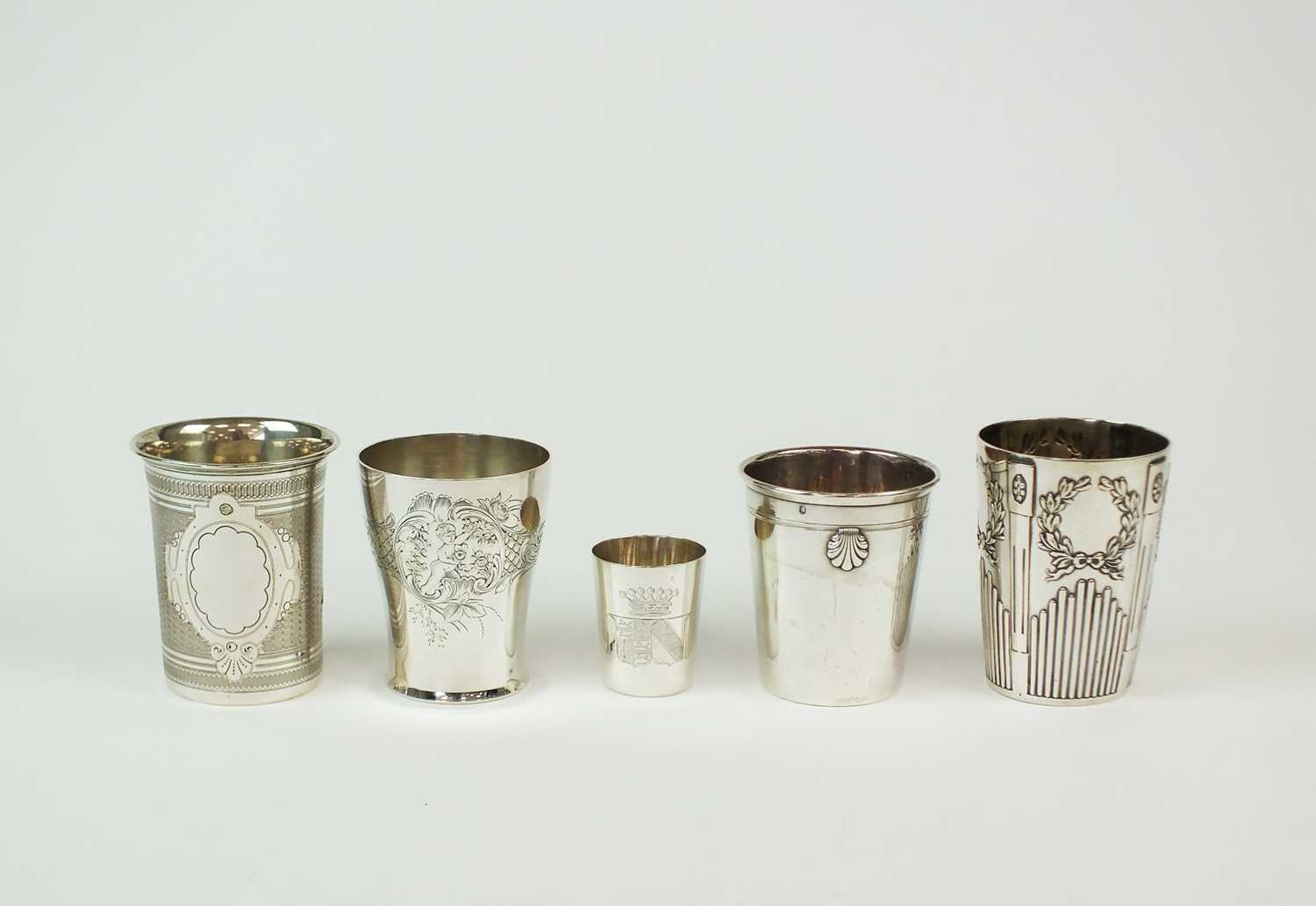 Lot 118 - A collection of beakers