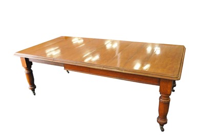 Lot 391 - An early 20th century heavy pale oak extending...