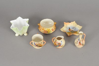 Lot 176 - A small collection of Worcester blush ivory