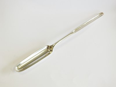 Lot 368 - An early 19th century silver marrow scoop