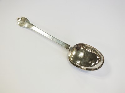 Lot 331 - A William III silver trefid spoon