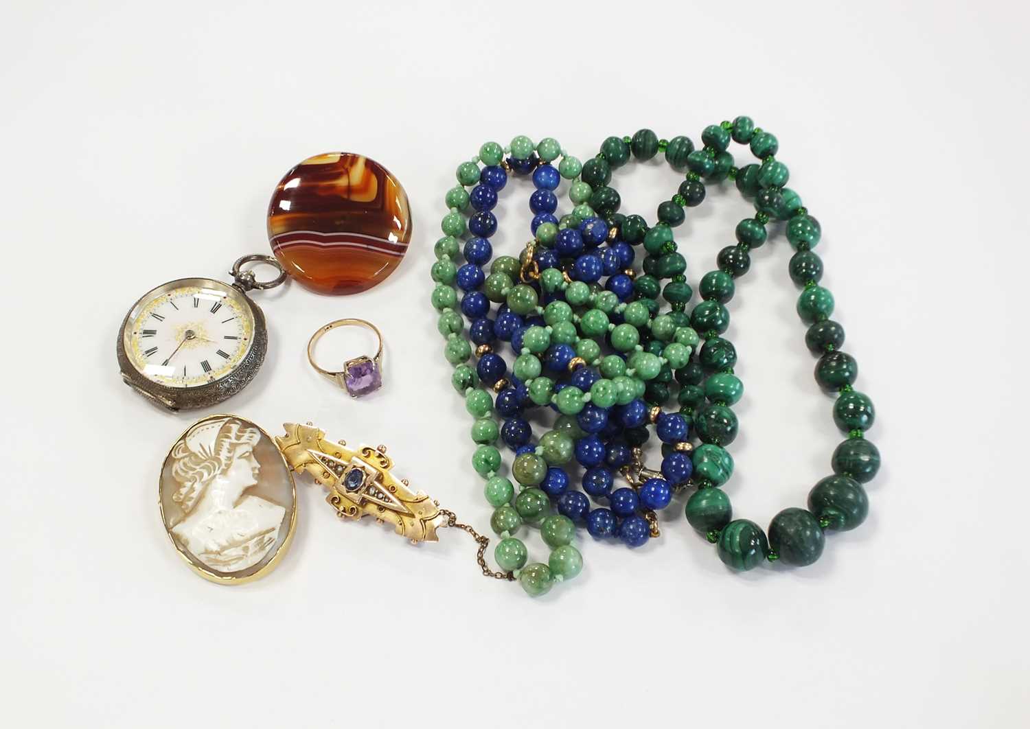 Lot 387 - A collection of jewellery and costume jewellery