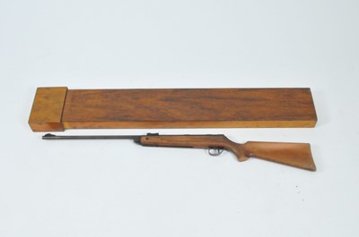 Lot 233 - A BSA Meteor .22 air rifle in wooden case