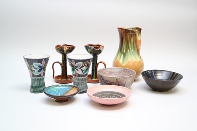 Lot 151 - An assorted collection of studio pottery and...