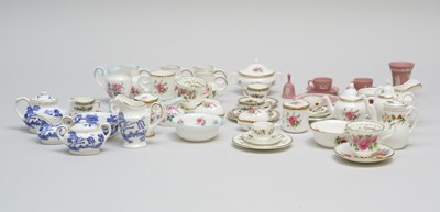 Lot 193 - An interesting selection of mid-late 20th...