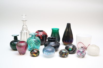 Lot 164 - A collection of studio and other glassware, including John Ditchfield