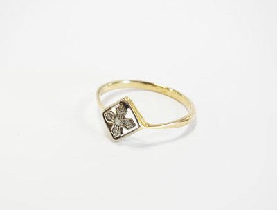 Lot 130 - An early 20th century diamond ring