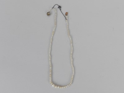 Lot 146 - An untested graduated pearl necklace