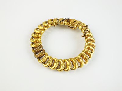 Lot 109 - A yellow metal bracelet