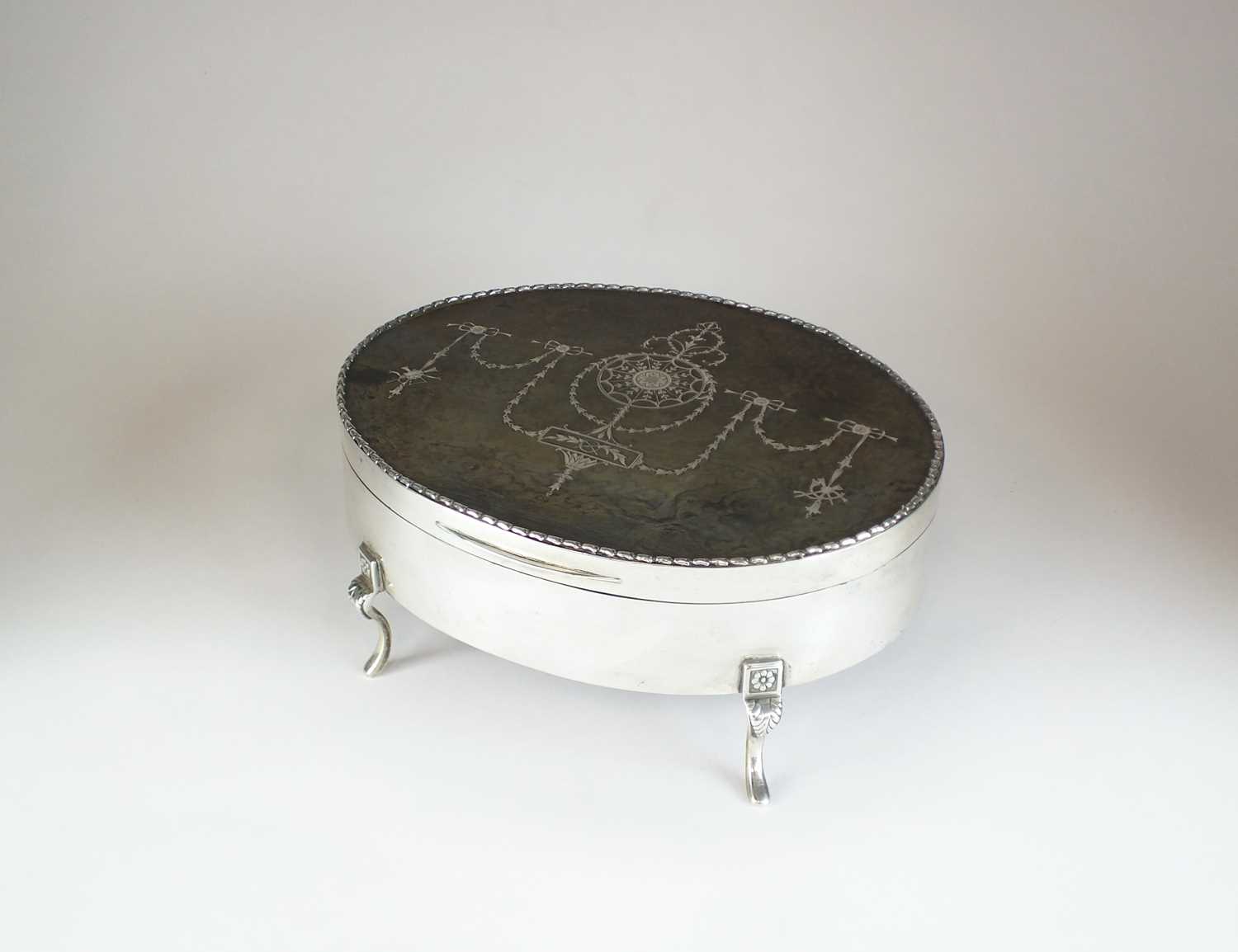 Lot 13 - An Edwardian silver and tortoiseshell mounted jewellery box