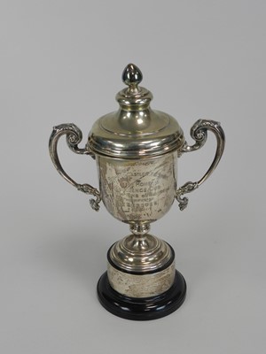 Lot 120 - A silver presentation trophy cup