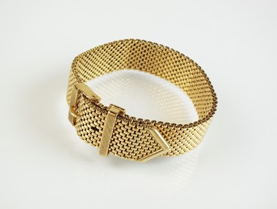 Lot 107 - A 9ct gold buckle bracelet
