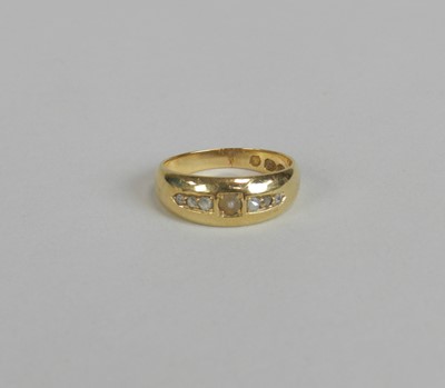 Lot 169 - A late 19th century 18ct gold split pearl and diamond ring